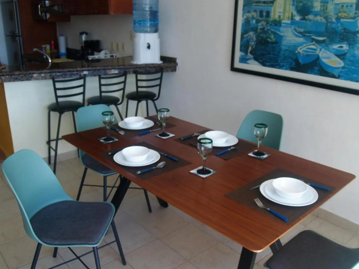 Beachfront Apartment Your Home In Κοζουμέλ