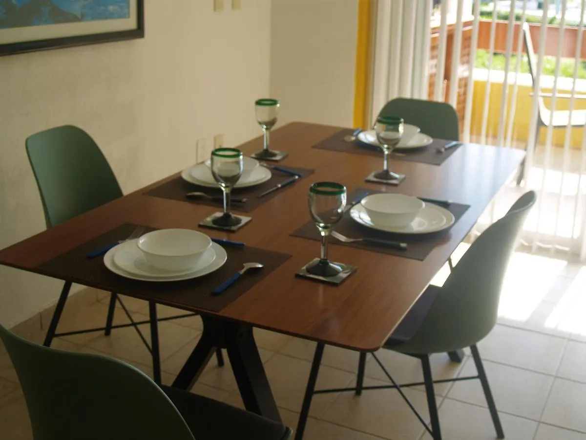 Beachfront Apartment Your Home In Κοζουμέλ
